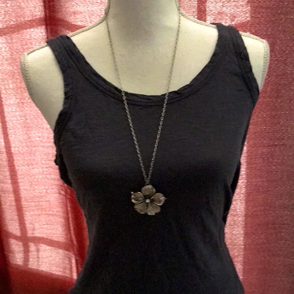 Beautiful silver flower necklace/rhinestone - Picture 5 of 7